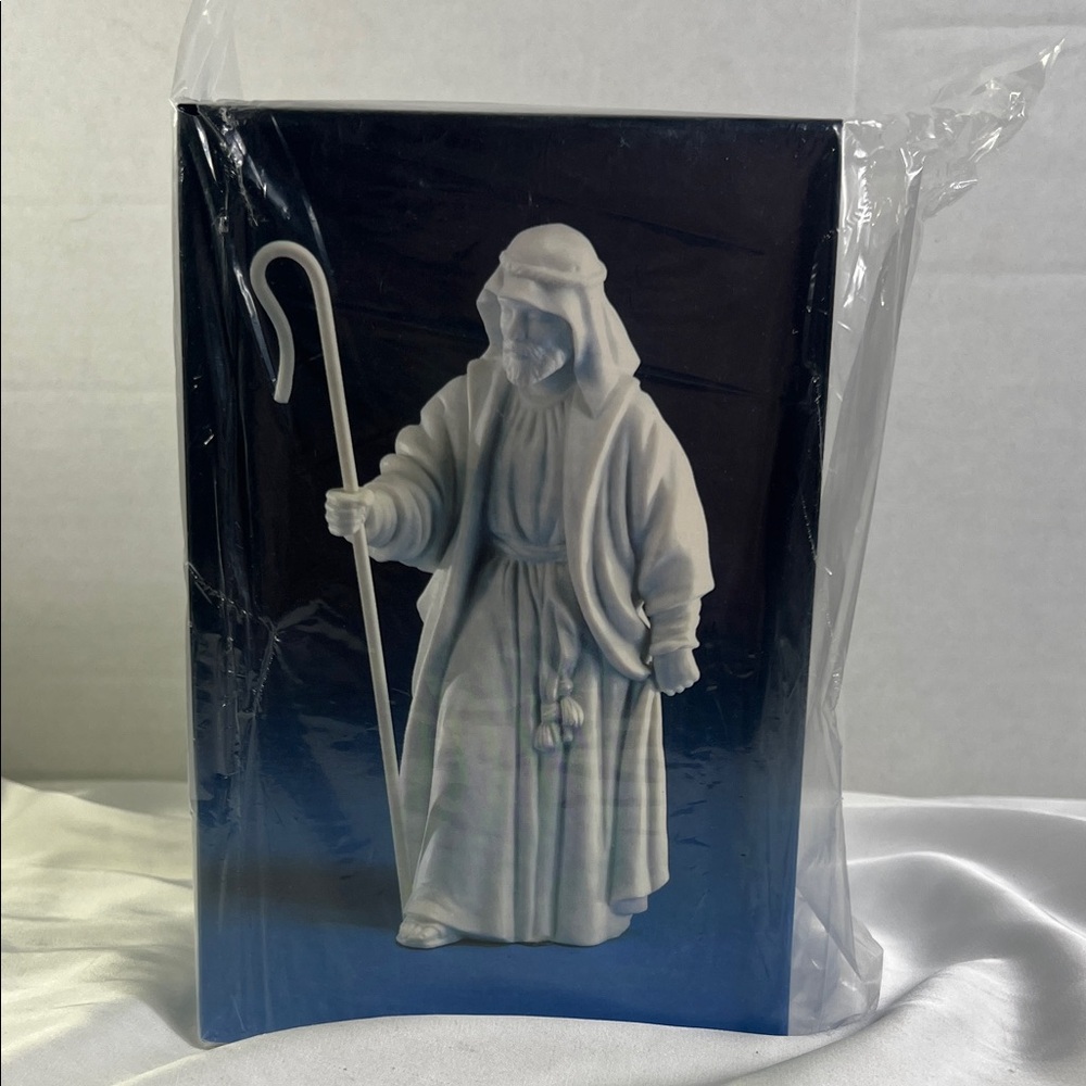 RARE Vintage 1983 Stunning White Shepherd Porcelain Figurine W/Staff‎ Christmas